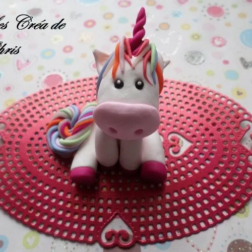 Licorne personnage en fimo.