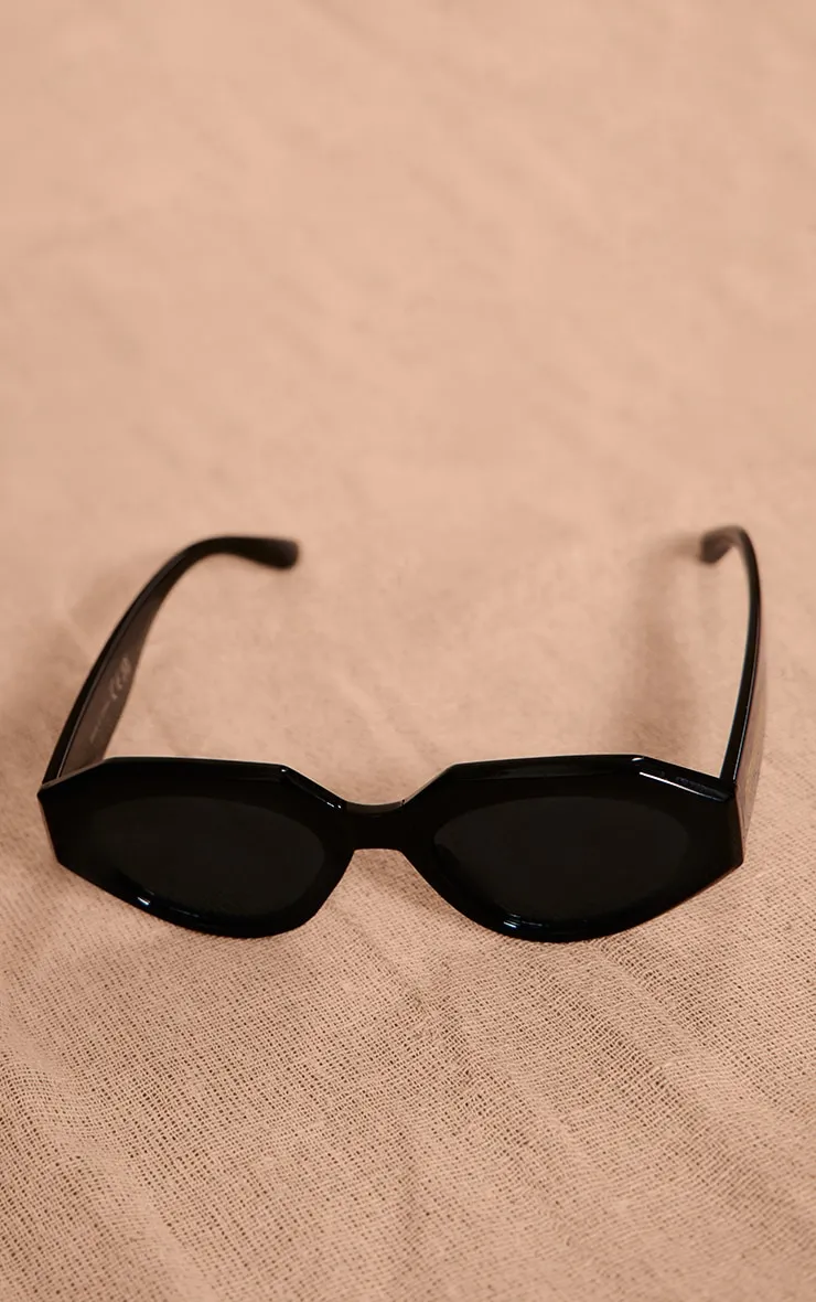 Lunettes de soleil oeil de chat noires géométriques