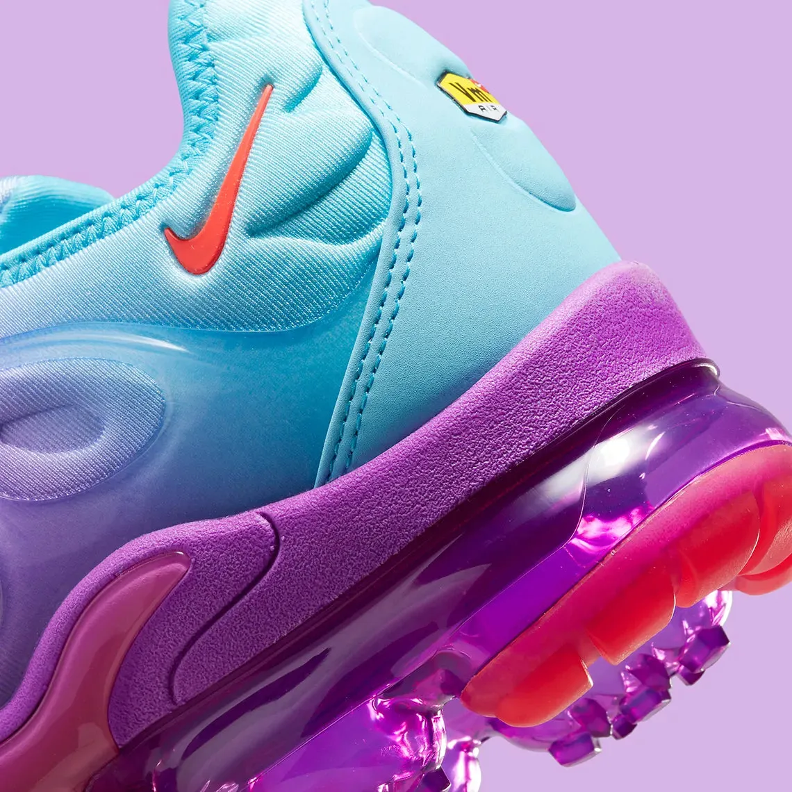 Nike Air VaporMax Plus Fuchsia Dream Bright Crimson Gradient