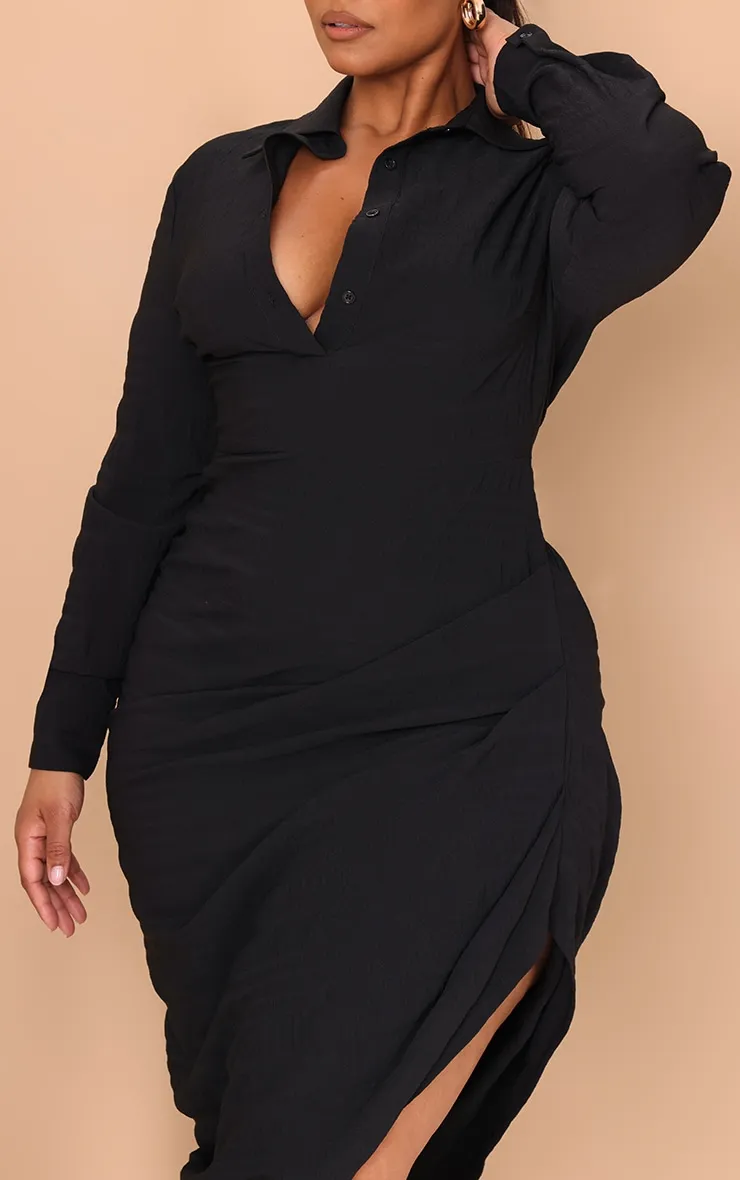 Plus Robe chemise mi-longue noire texturée à côté froncé