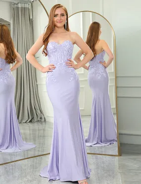 Robe de soirée fourreau sans bretelles à corset avec applications en dentelle