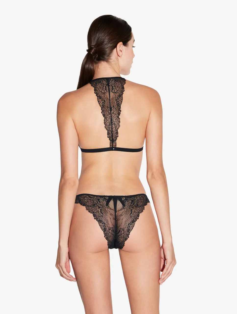 Tanga en noir avec dentelle Leavers